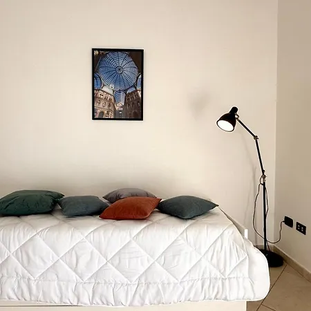 Cozy Central Apartment Napoli-2